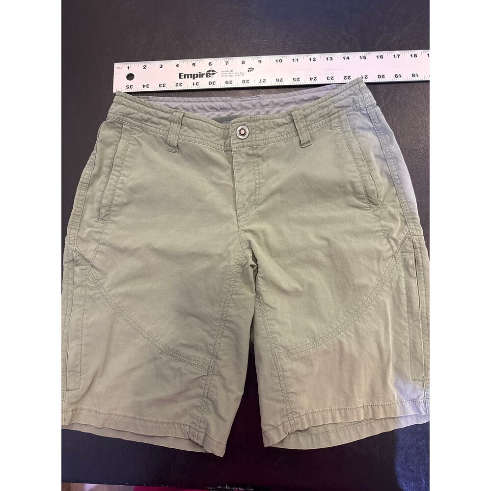 KUHL women’s green shorts size 6. Rn number 108846
